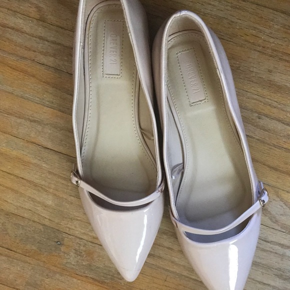 Pastel pink gently used shoes - Picture 2 of 3